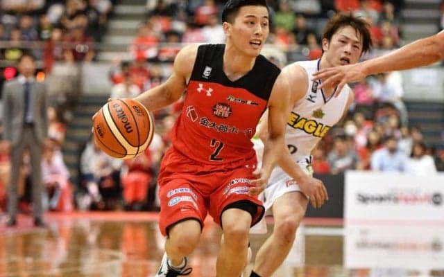 キレッキレの司令塔、富樫勇樹に牽引された千葉ジェッツが出場選手全員得点でレバンガ北海道に完勝