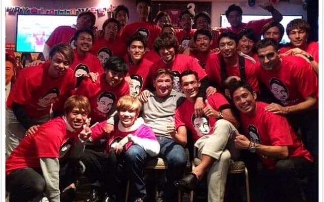 浦和レッズ、ミシャ監督の誕生会…リーグ制覇へ一致団結