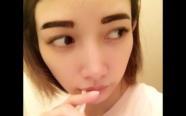 後藤真希、イモトアヤコ風の太眉毛姿を公開
