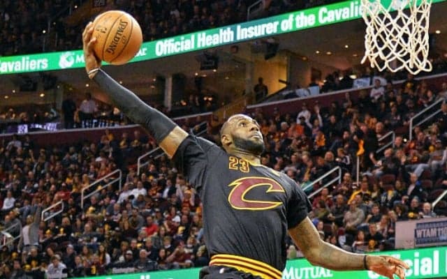 レブロンがNBA開幕戦でトリプルダブル！ 尻上がりに調子を上げたキャバリアーズがニックス相手に貫禄の勝利