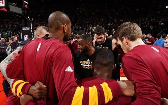 レブロンからアービングの連携で粘るラプターズを振りほどき、王者キャブスが開幕2連勝