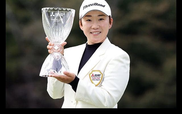 申ジエが逆転で今季3勝目　李知姫は1打及ばず　単独3位に比嘉