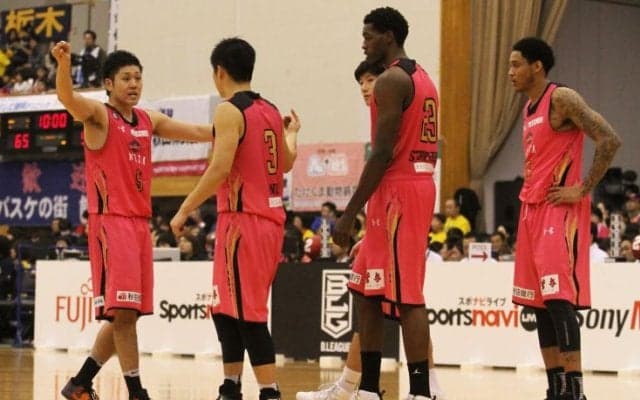 田臥勇太の凱旋と秋田ノーザンハピネッツ10敗目、悲喜こもごも『バスケの街』決戦は栃木ブレックスの2連勝