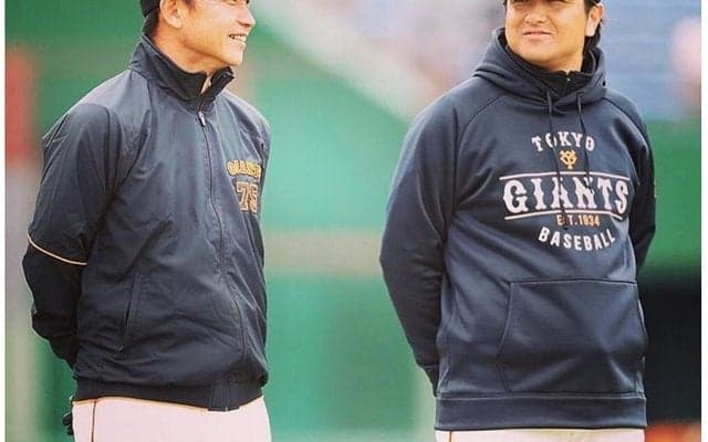 巨人、高橋由伸監督と二岡智宏打撃コーチの2ショットを公開