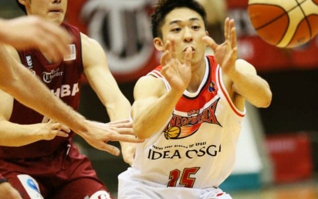 ［CLOSE UP］鈴木達也（三遠ネオフェニックス）高校バスケのスターでもアメリカ育ちでもない、等身大の司令塔が見せる『職人芸』