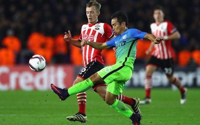 長友佑都に不運なオウンゴール…EL日本人対決はサウサンプトンが勝利