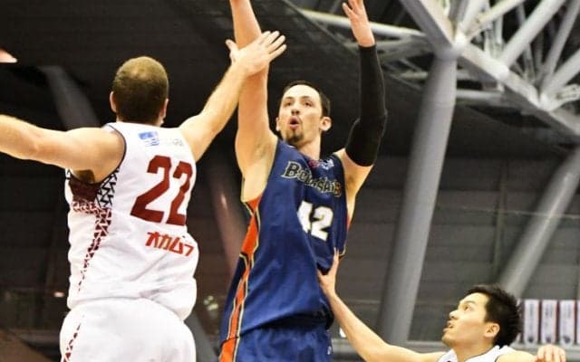 急成長する横浜ビー・コルセアーズ、NBL王者の川崎ブレイブサンダースを追い詰めるも勝利には届かず