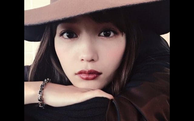 川口春奈、大人の雰囲気を醸し出す写真を公開