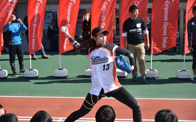 稲村亜美、陸上トラックの始球式は97キロ…ザ・コーポレートゲームズ開催