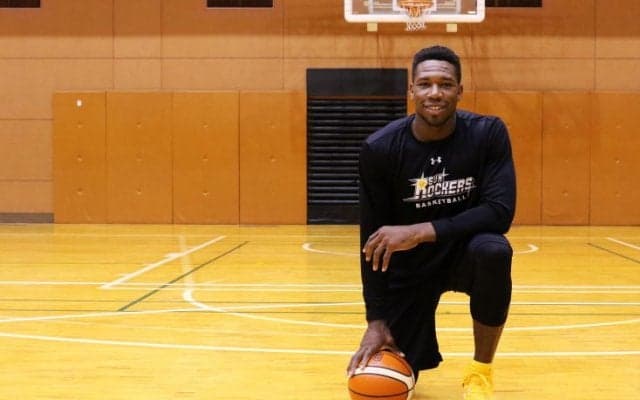 ［THE CROSSOVER］アイラ・ブラウン（サンロッカーズ渋谷）Bリーグを席巻する『ダンクマシーン』vol.2