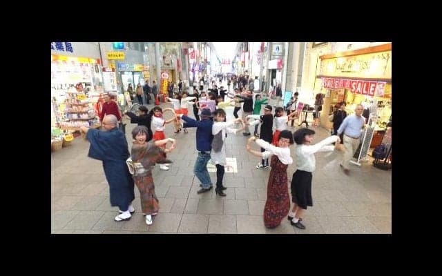 広島の街や広島弁の歌詞が登場「メガネの田中」ブランドムービー公開