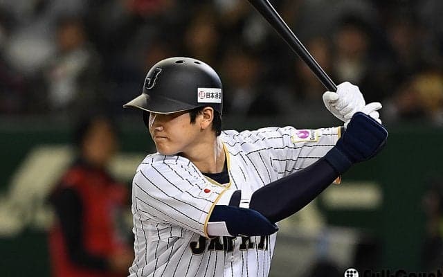 大谷翔平が代表初本塁打　低めの速球を右中間スタンド最上段へ突き刺す