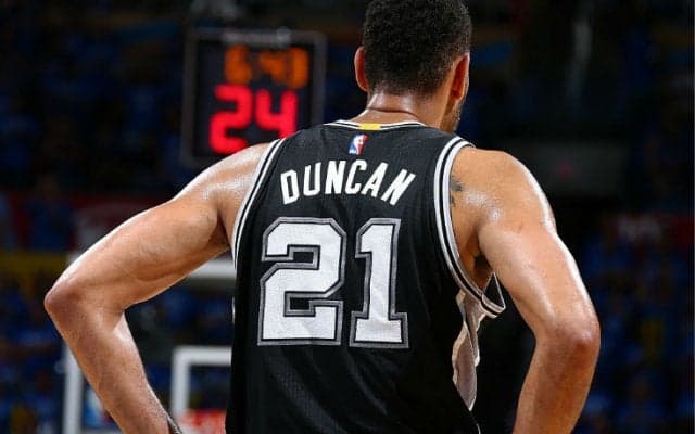 スパーズが昨シーズン限りで引退した『レジェンド』、ティム・ダンカンの背番号『21』を永久欠番に