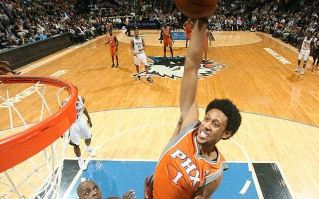 2004年、NBAドラフト1巡目全体6位指名のジョシュ・チルドレスが三遠ネオフェニックスに入団