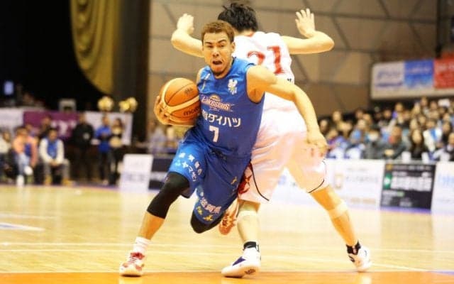 退場者を出した後のプレーで分かれた明暗、『並里効果』の滋賀レイクスターズが初の連勝をマーク