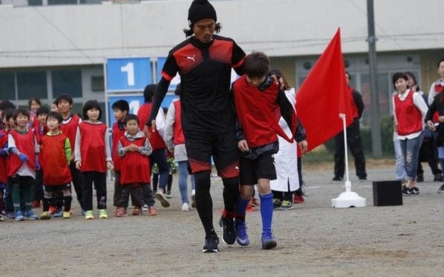 横浜F・マリノスの中澤佑二、子どもと二人三脚「アスリートと一緒に大運動」