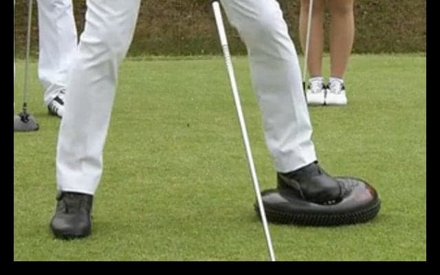 【レッスン】“切り返しで左足に体重移動”は間違い！　“右軸”ヒップターンで飛距離が伸びる