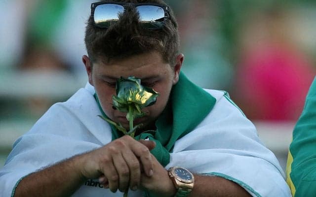 ブラジル選手を乗せた飛行機の墜落事故、サッカー界から悲しみの声
