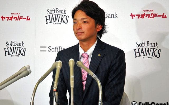 ホークス東浜は倍増で一発サインも「優勝できなかった悔しさの方が大きい」