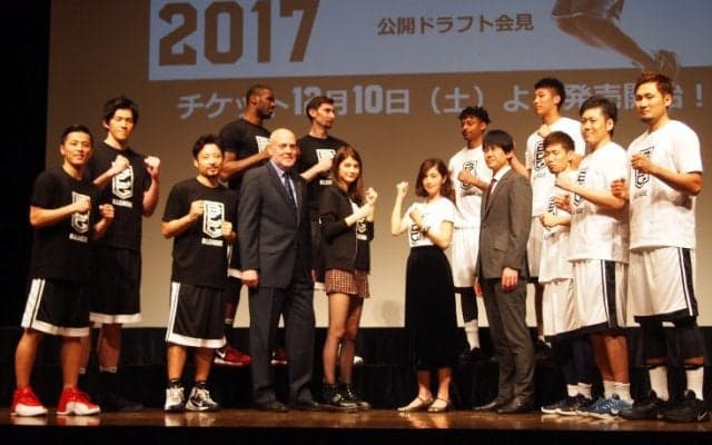Bリーグ初の『オールスターゲーム』、ファン投票で選ばれた選手たちがドラフトで『BLACK』と『WHITE』の2チームに