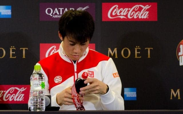 【動画】錦織圭、コカ・コーラの『リボンボトル』に夢中！