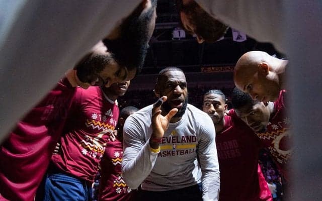 キャブズ、ウォリアーズを迎えたクリスマスゲームでの必勝を期して、ビジター用ロッカールームに『細工』をほどこす