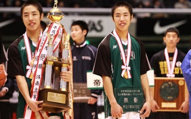 『走・攻・守』のバスケットで福岡第一をウインターカップ制覇に導いた重冨周希＆重冨友希