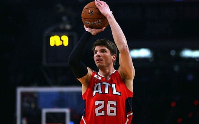 シューターのカイル・コーバー獲得を発表したばかりのキャブズだが、レブロン・ジェームズは「ポイントガードが必要だ」