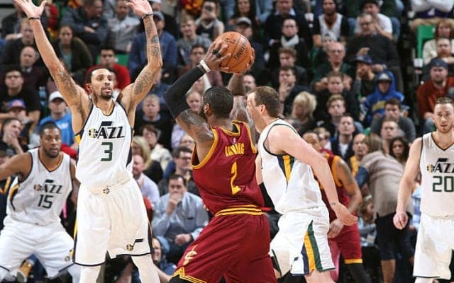 主力が戻り得意の「全員バスケ」を披露したジャズが前年度王者キャバリアーズに勝利した