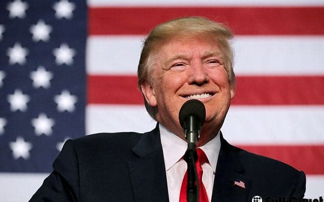 トランプ氏がMLBコミッショナーと対談「NYで最も優れた野球選手だった」!?