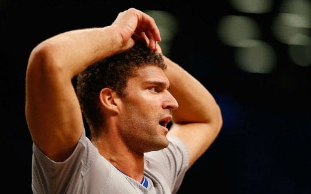 トレード期限まであと1カ月あまり、ネッツフロントがスターバックスでミーティング!?