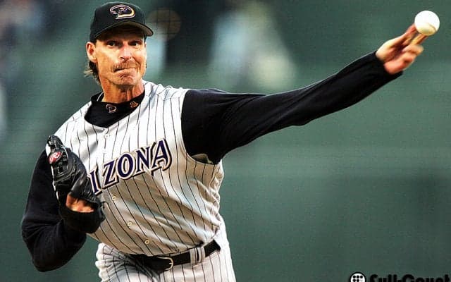 殿堂入り左腕が53歳で見せた打撃が話題に　ホームラン予告→特大“シングル”