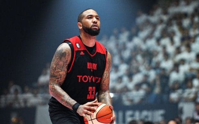 アルバルク東京に激震、コートにつばを吐いて4試合の出場停止処分を受けたトロイ・ギレンウォーターの契約解除を発表