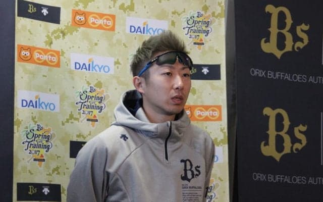 Bs金子が初ブルペン＆ビデオチェック