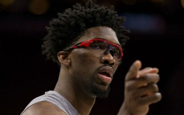 ジョエル・エンビードがゴーグル人気再燃に一役買う!?