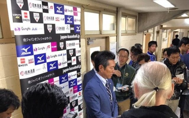 「何も心配していない」　侍ジャパン・小久保監督がDeNAキャンプで筒香を視察