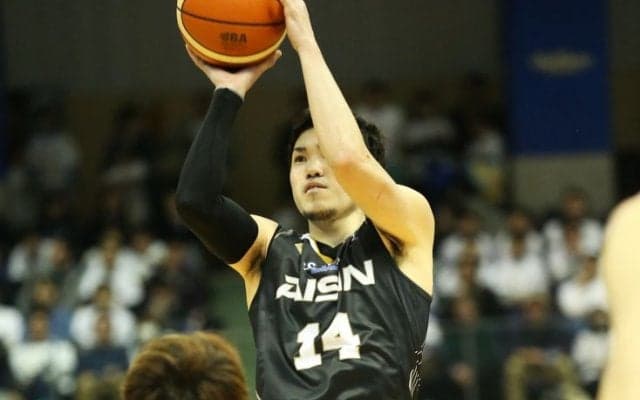 金丸晃輔33得点！ チームとしての総合力で上回るシーホース三河、レバンガ北海道を相手に逆転勝利を収める