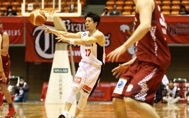 ［CLOSE UP］木下博之（大阪エヴェッサ）円熟のベテラン司令塔、復帰戦では要所で17得点を奪って川崎撃破の立役者に