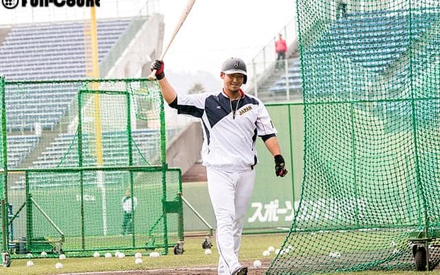 侍J稲葉コーチが中田に檄「翔が打たないと打線が線ではつながらない」