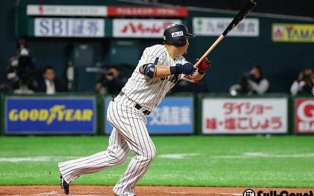 侍が4番・筒香のタイムリーですぐに同点に追いつく　左翼線へ痛烈二塁打