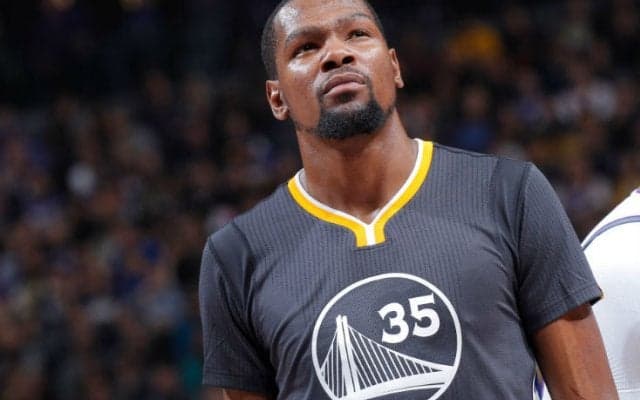 ケビン・デュラントがヒザを負傷、プレーオフ出場を確定させたウォリアーズに求められる主力のコンディション調整