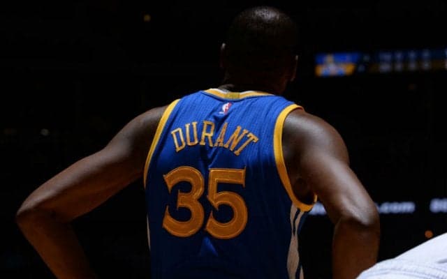 ウォリアーズに衝撃、左ヒザ負傷のケビン・デュラントは少なくとも4週間の離脱