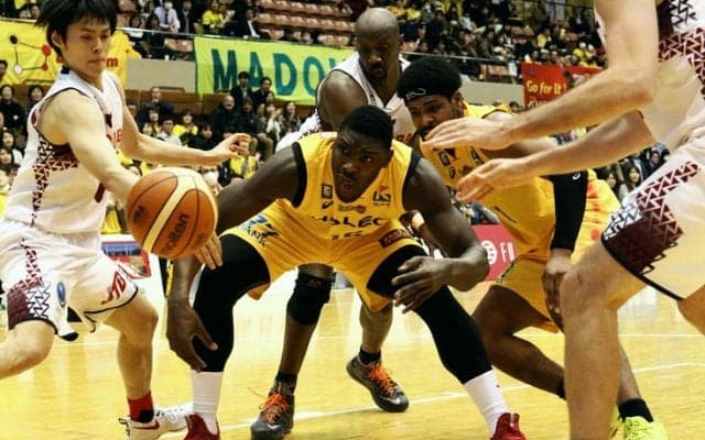 粘りのバスケを展開する仙台89ERS、怒涛の追い上げでリーグ首位の川崎ブレイブサンダーズを追い詰めるも、延長で力尽きる