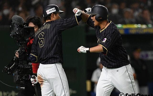 侍ジャパン、中田の今大会初本塁打で勝ち越し　豪快ソロに小久保監督も絶叫