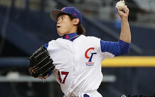 台湾、先発のロッテ・チェンが緊急降板　中指負傷か、降板後にアイシング