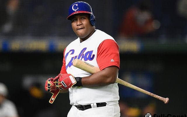 ソフトB所属のデスパイネが左中間へ痛烈満塁弾　2次R進出へキューバが逆転