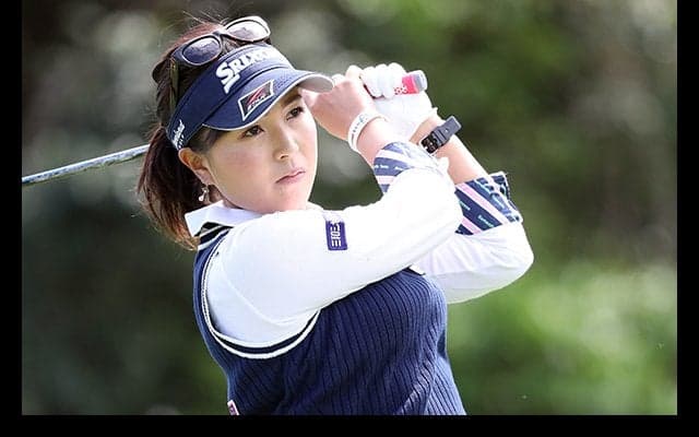 青木瀬令奈が「65」で単独首位発進！　鈴木愛、ハヌルらが追う