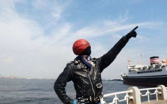 横浜ビーコル名物、バスケライダーが満を持して『バスカン』初登場！ 「僕はジャック・オー・ランタンじゃないよ」