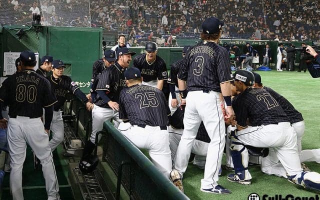 侍、初回に青木が右翼フェンス最上部直撃の二塁打も…筒香三振で先制ならず