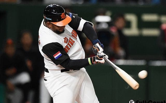 侍・石川が3回に4失点、あっという間に追いつかれる　バレンティン同点2ラン